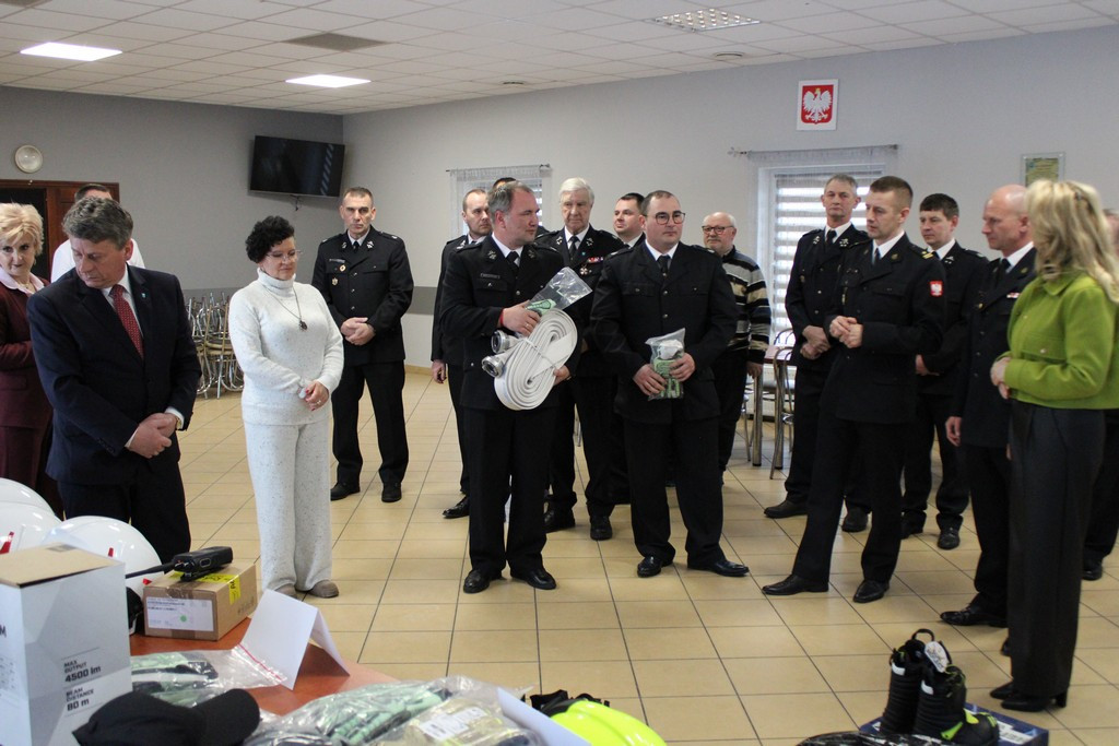 Mrocza: Uroczyste przekazanie sprzętu jednostkom OSP