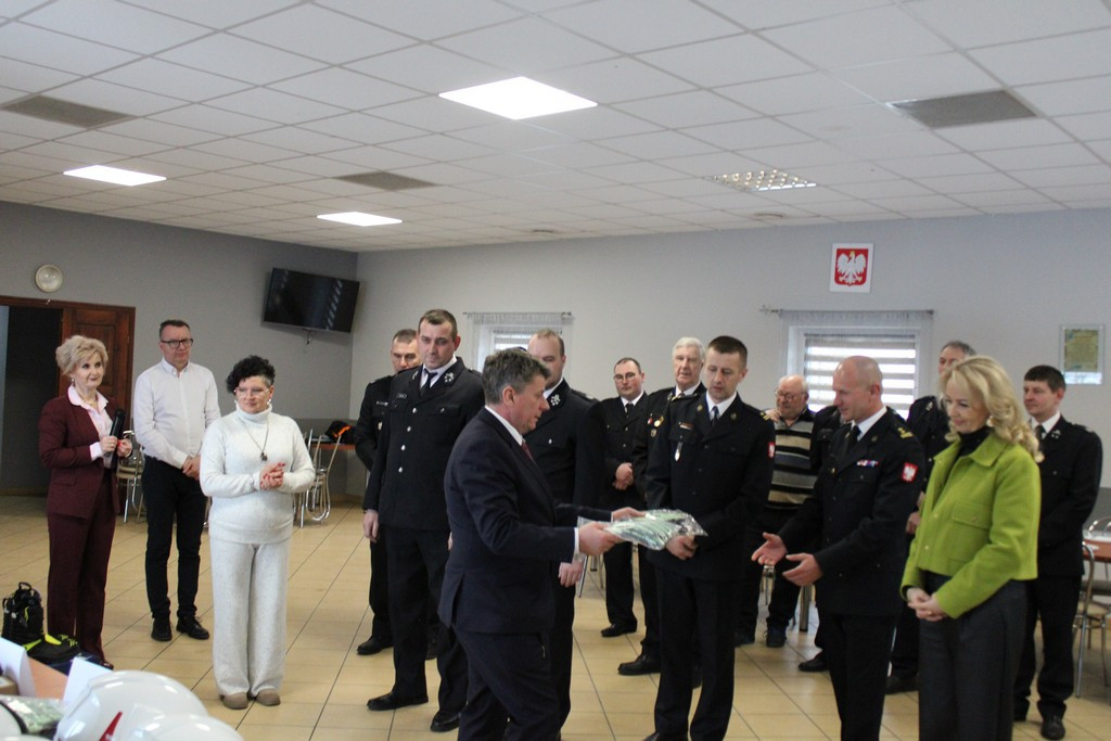 Mrocza: Uroczyste przekazanie sprzętu jednostkom OSP