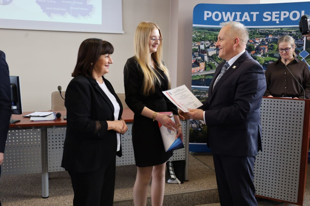Stypendyści Szkół Ponadpodstawowych w Powiecie Sępoleńskim
