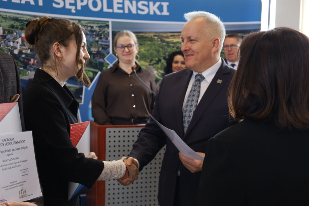 Stypendyści Szkół Ponadpodstawowych w Powiecie Sępoleńskim