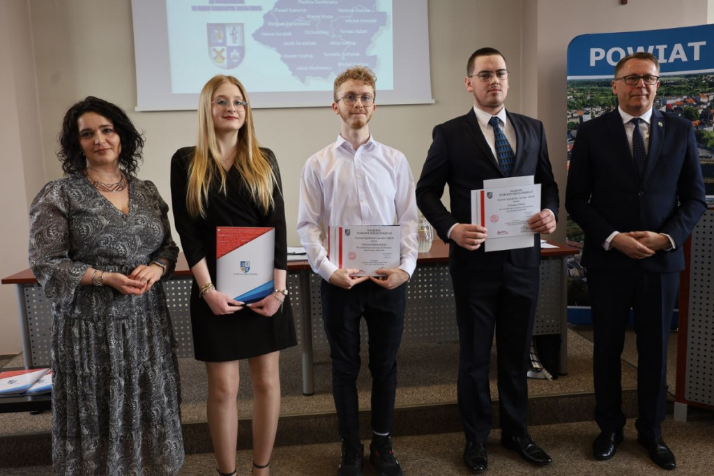 Stypendyści Szkół Ponadpodstawowych w Powiecie Sępoleńskim