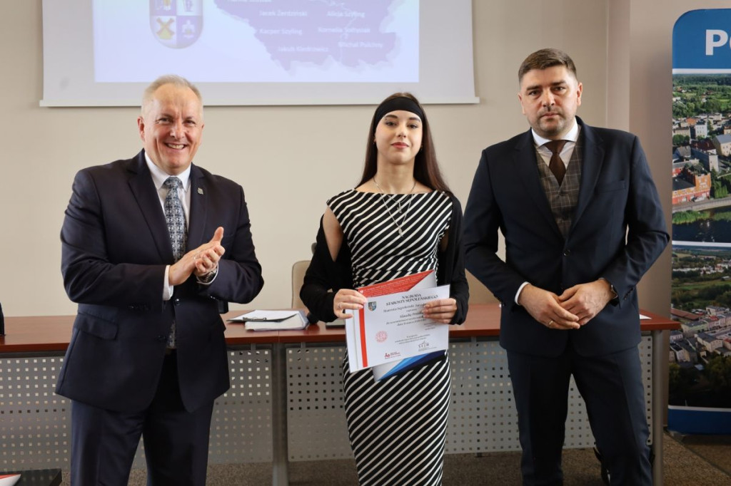 Stypendyści Szkół Ponadpodstawowych w Powiecie Sępoleńskim