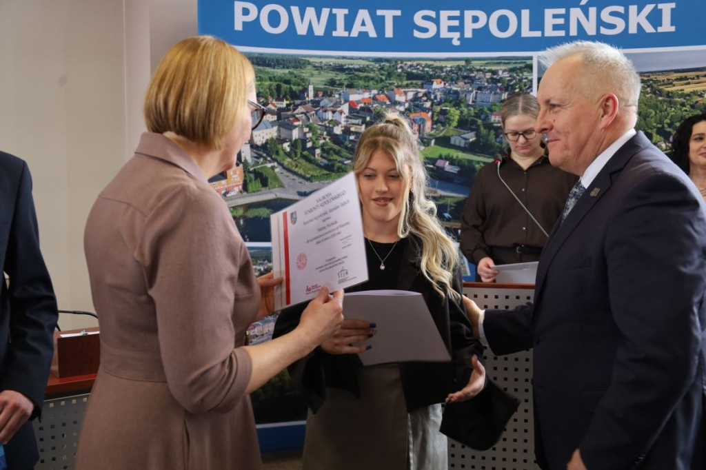 Stypendyści Szkół Ponadpodstawowych w Powiecie Sępoleńskim