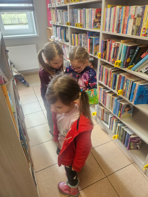 Gmina Nakło nad Notecią: Dzień Języka Ojczystego w Bibliotece w Ślesinie