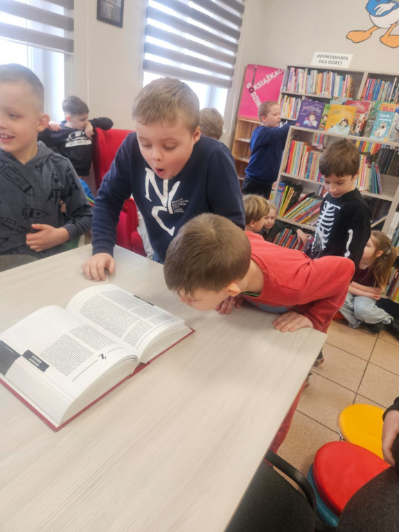 Gmina Nakło nad Notecią: Dzień Języka Ojczystego w Bibliotece w Ślesinie