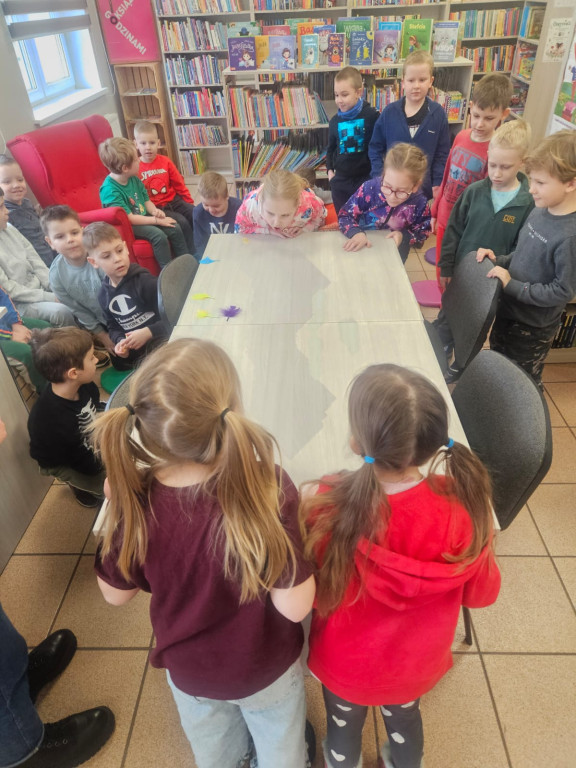 Gmina Nakło nad Notecią: Dzień Języka Ojczystego w Bibliotece w Ślesinie