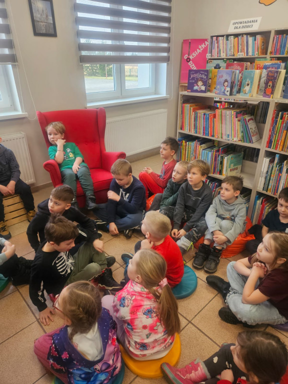 Gmina Nakło nad Notecią: Dzień Języka Ojczystego w Bibliotece w Ślesinie