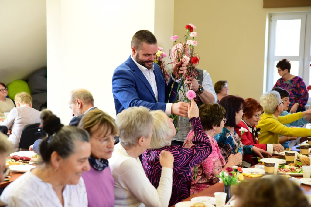 Dzień Kobiet u jastrowskich Seniorów