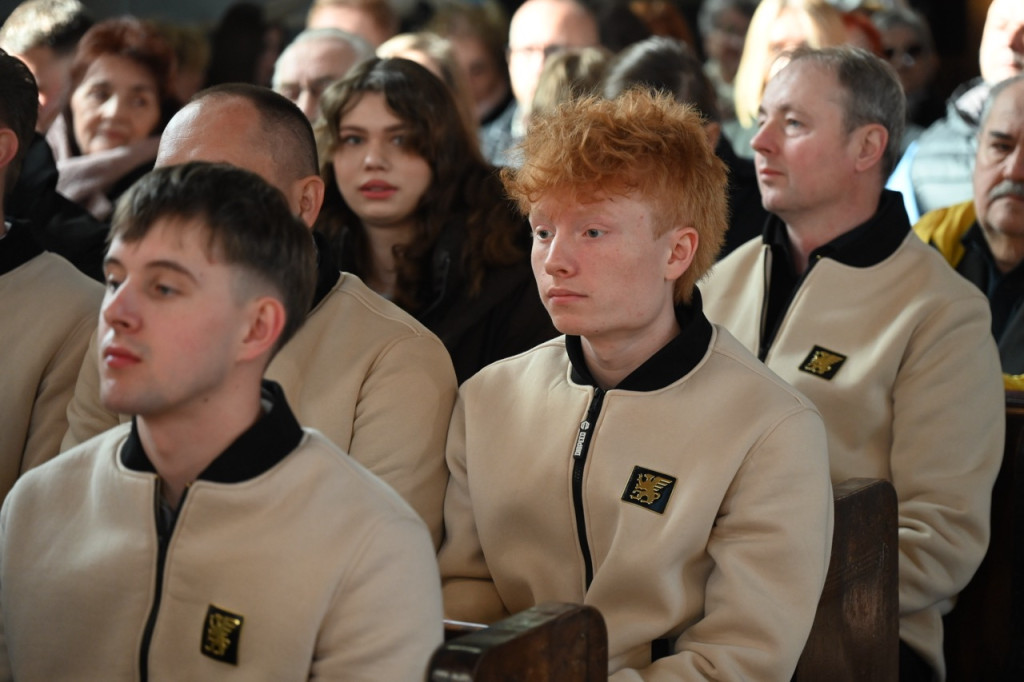 Biskupi bydgoski i toruński zainaugurowali Mszą św. nowy sezon żużlowy