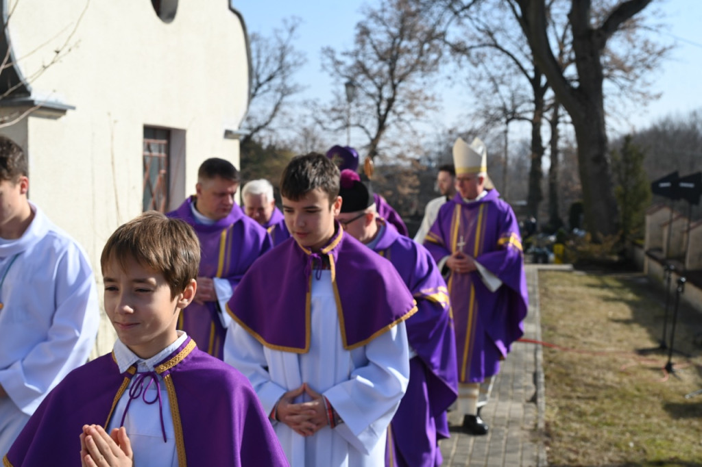 Biskupi bydgoski i toruński zainaugurowali Mszą św. nowy sezon żużlowy