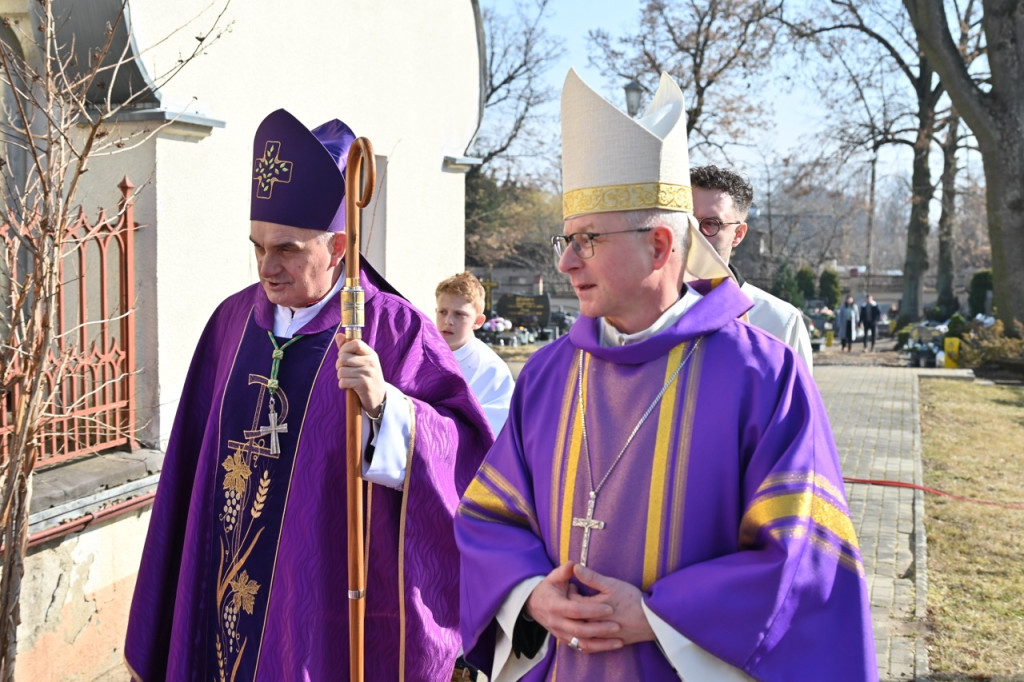 Biskupi bydgoski i toruński zainaugurowali Mszą św. nowy sezon żużlowy