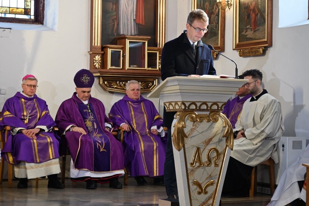 Biskupi bydgoski i toruński zainaugurowali Mszą św. nowy sezon żużlowy