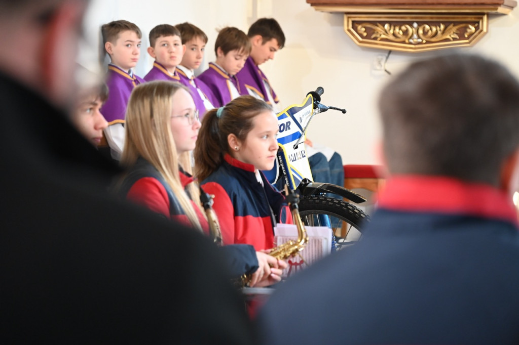 Biskupi bydgoski i toruński zainaugurowali Mszą św. nowy sezon żużlowy