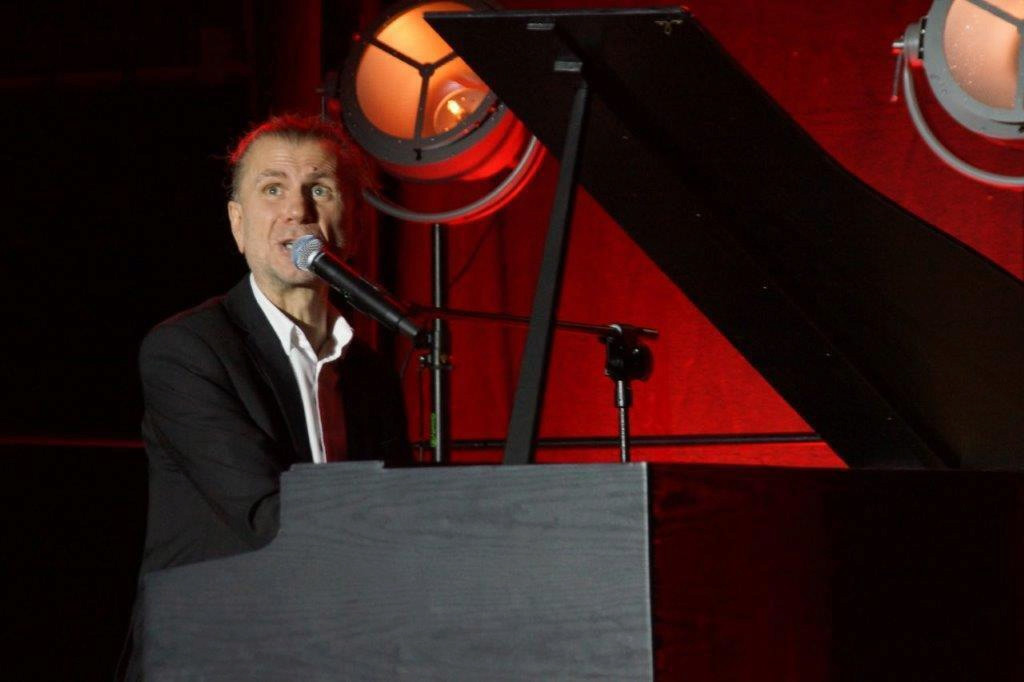 Dzień Kobiet w Mroczy z Adamem Snopkiem