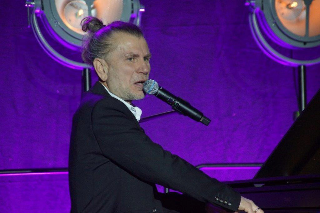 Dzień Kobiet w Mroczy z Adamem Snopkiem