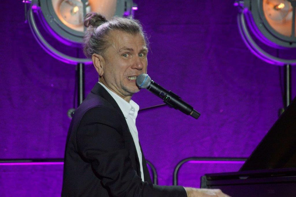 Dzień Kobiet w Mroczy z Adamem Snopkiem