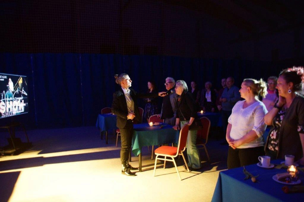 Dzień Kobiet w Mroczy z Adamem Snopkiem