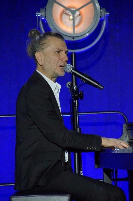 Dzień Kobiet w Mroczy z Adamem Snopkiem