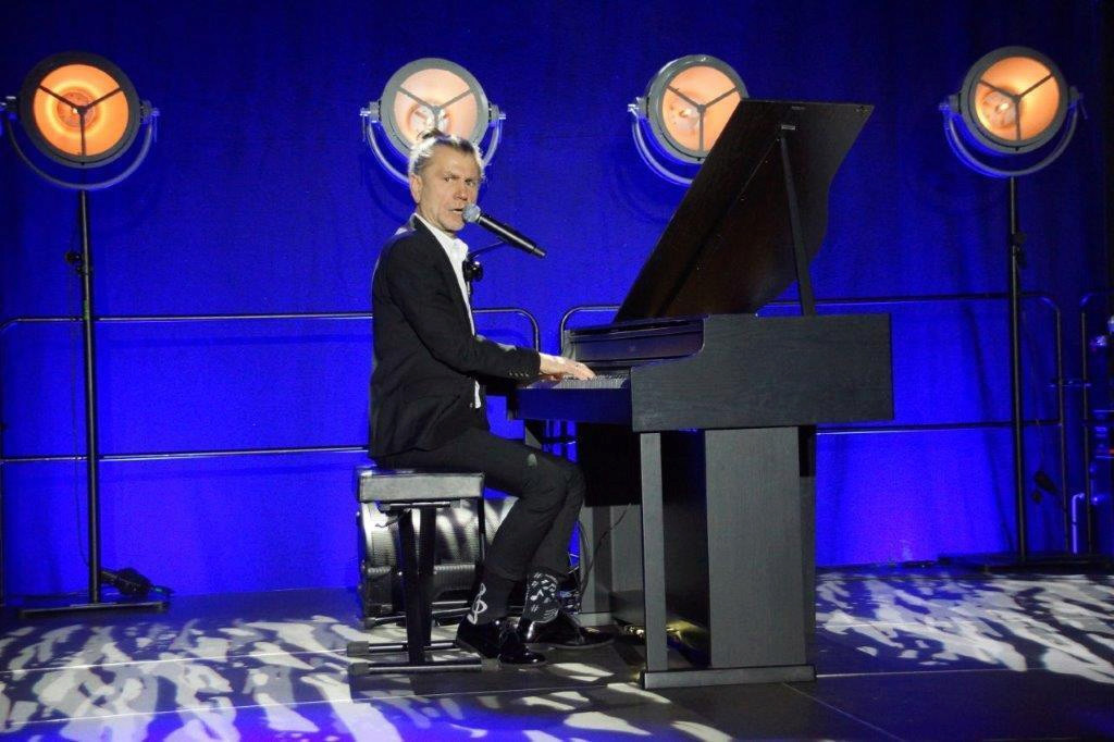 Dzień Kobiet w Mroczy z Adamem Snopkiem