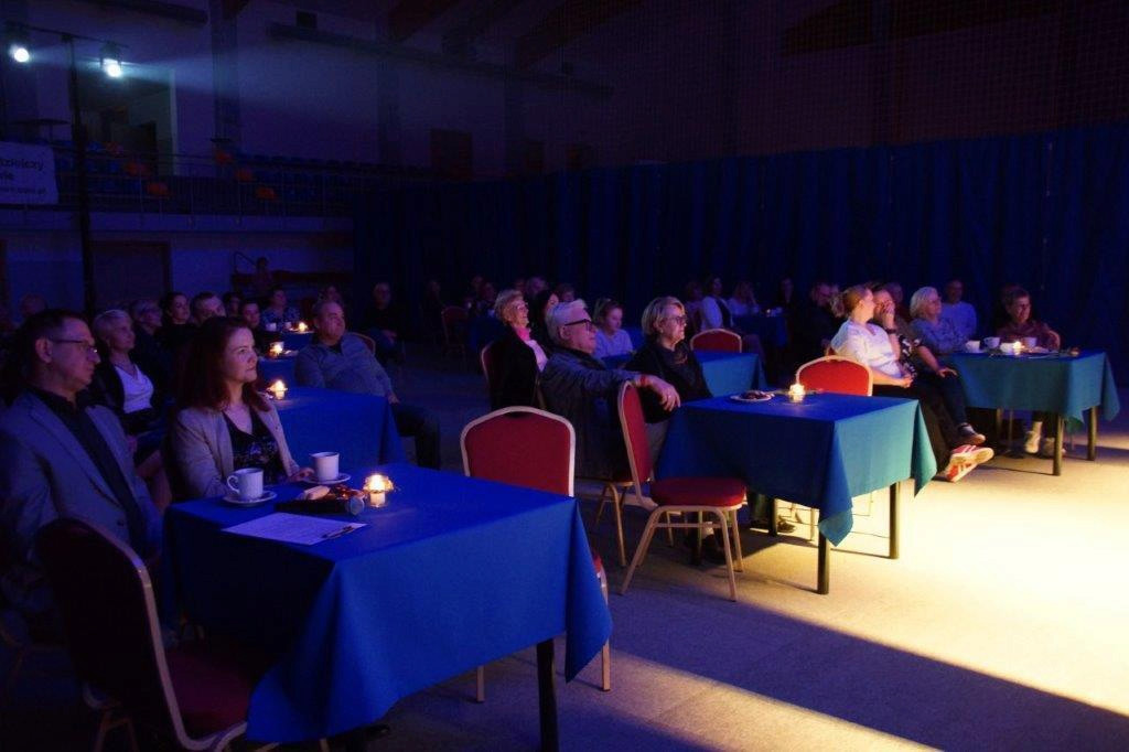 Dzień Kobiet w Mroczy z Adamem Snopkiem