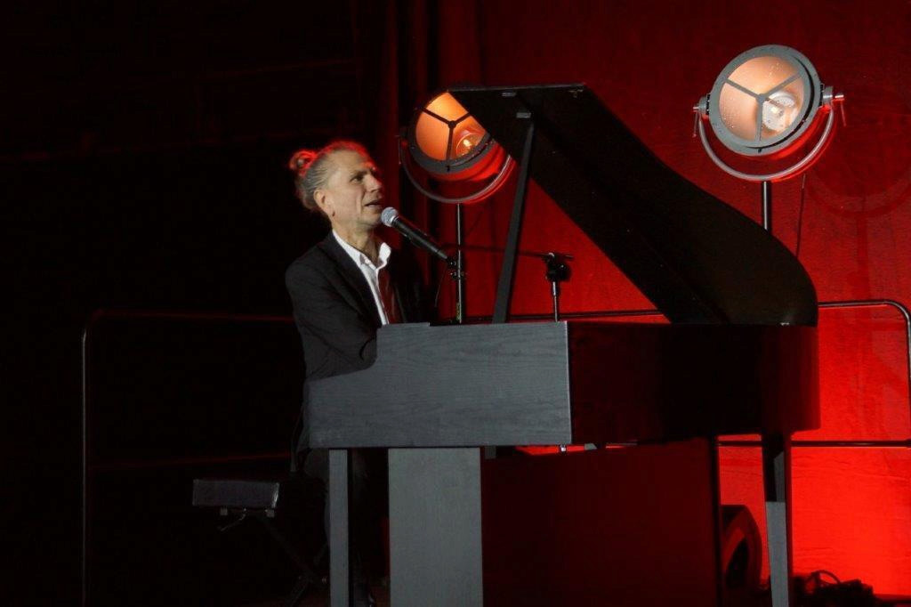 Dzień Kobiet w Mroczy z Adamem Snopkiem