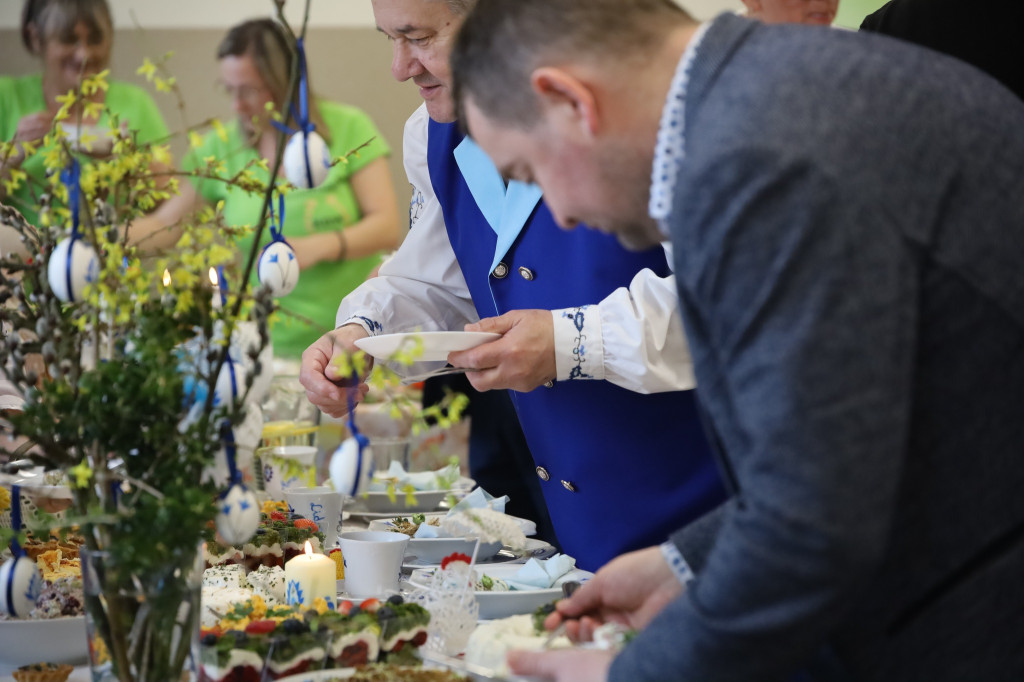 Gmina Wyrzysk: IX Śniadanie Wielkanocne w Falmierowie