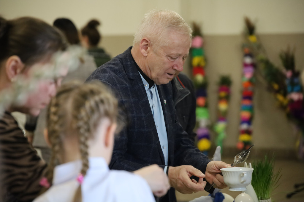 Gmina Wyrzysk: IX Śniadanie Wielkanocne w Falmierowie