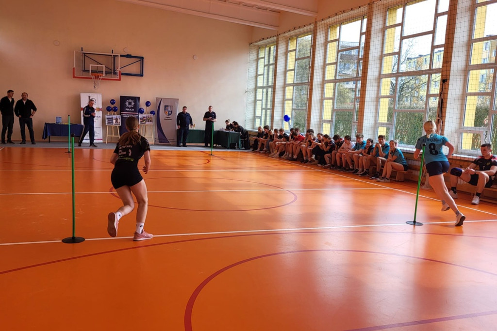 Sępólno Krajeńskie: Drugi Powiatowy Policyjny Turniej Sprawnościowy Szkół Ponadpodstawowych