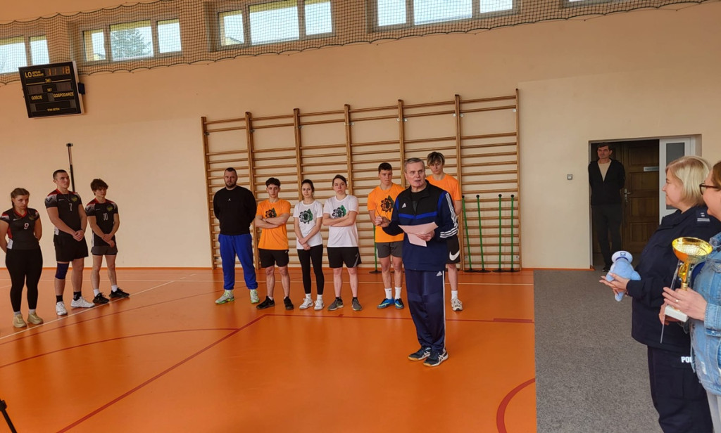 Sępólno Krajeńskie: Drugi Powiatowy Policyjny Turniej Sprawnościowy Szkół Ponadpodstawowych