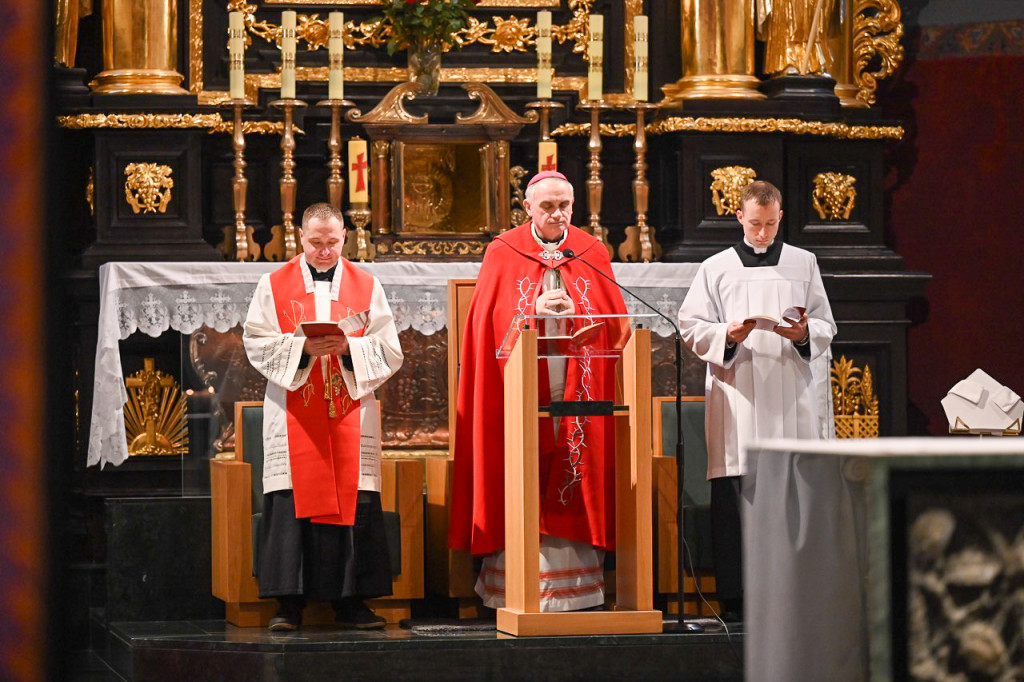 Bydgoszcz: Wierni trwali na Ciemnej Jutrzni
