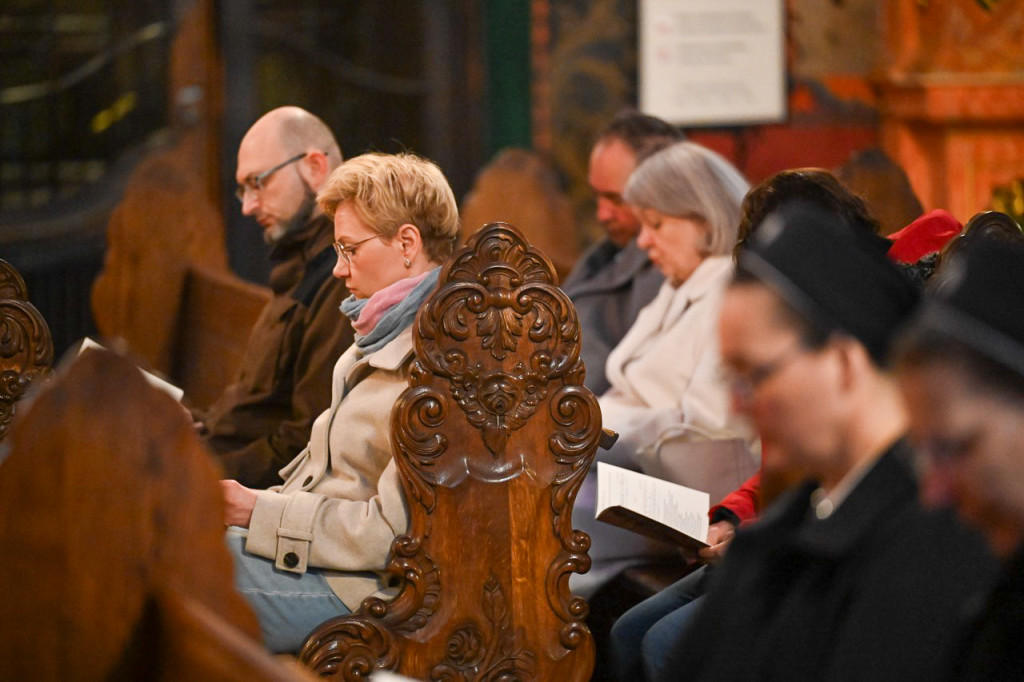 Bydgoszcz: Wierni trwali na Ciemnej Jutrzni