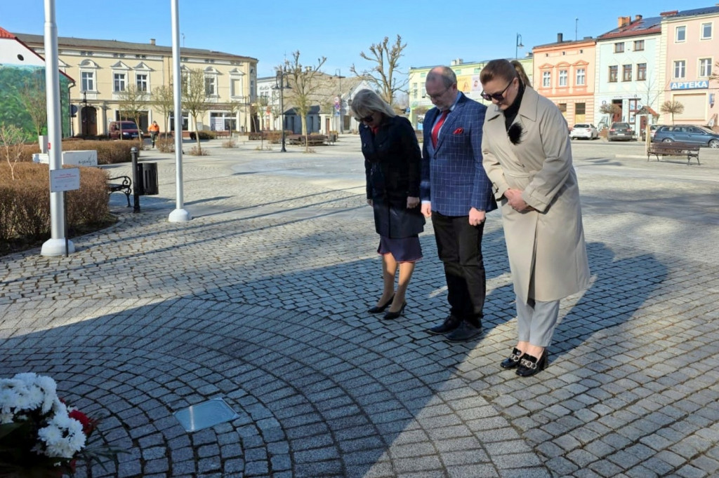 Więcbork: Rocznica katastrofy smoleńskiej i pamięć o ofiarach zbrodni katyńskiej [FOTO]