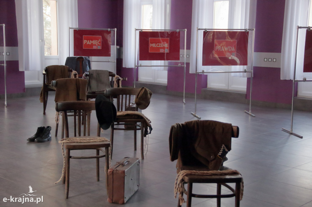 Sępólno Krajeńskie: Pamiętam - relacja z wystawy Katyń 1940