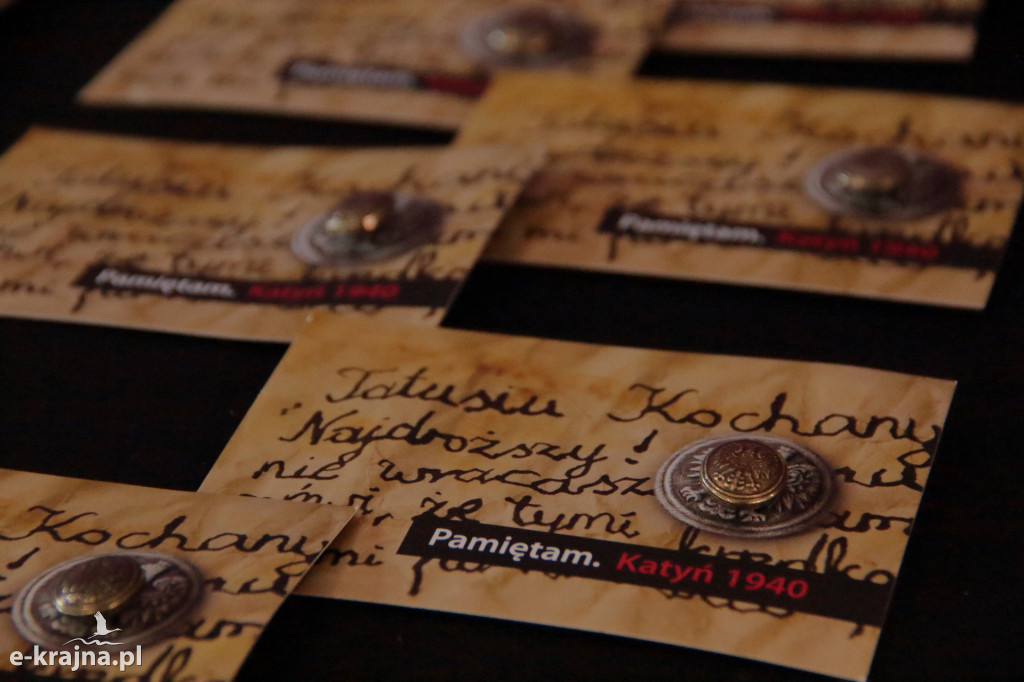 Sępólno Krajeńskie: Pamiętam - relacja z wystawy Katyń 1940