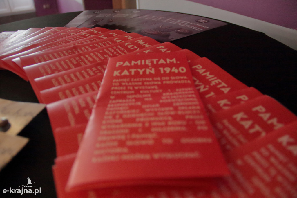 Sępólno Krajeńskie: Pamiętam - relacja z wystawy Katyń 1940