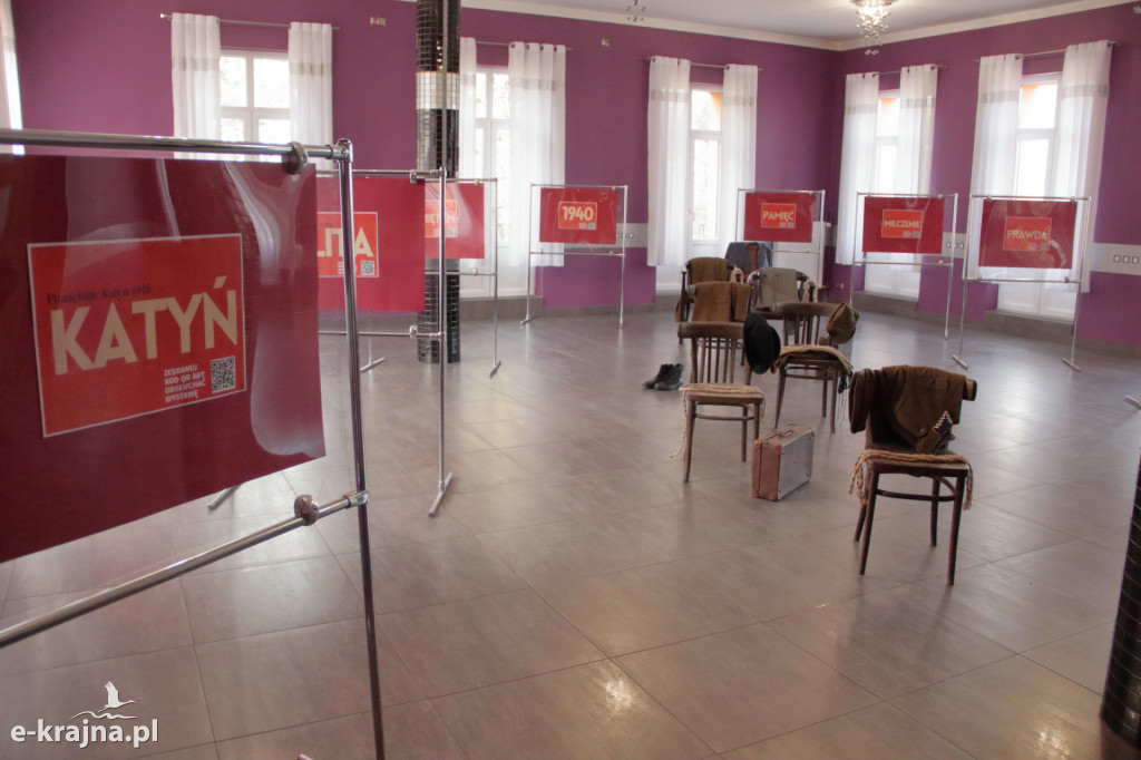 Sępólno Krajeńskie: Pamiętam - relacja z wystawy Katyń 1940