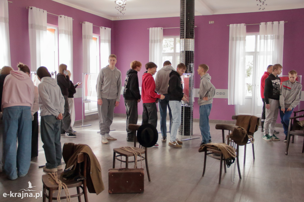 Sępólno Krajeńskie: Pamiętam - relacja z wystawy Katyń 1940