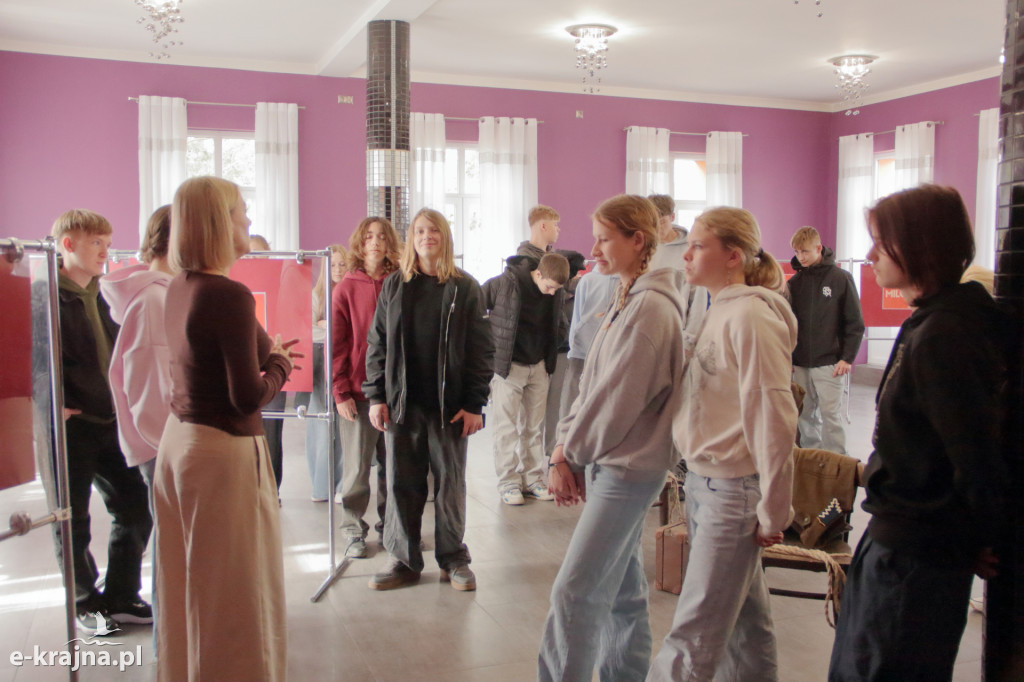 Sępólno Krajeńskie: Pamiętam - relacja z wystawy Katyń 1940