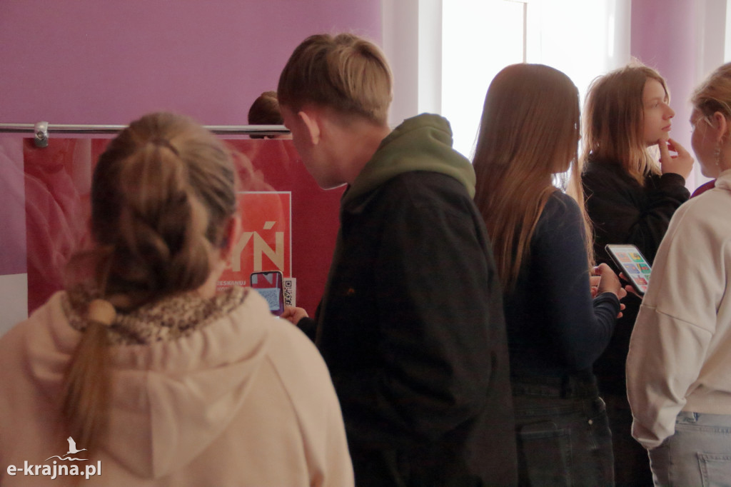 Sępólno Krajeńskie: Pamiętam - relacja z wystawy Katyń 1940