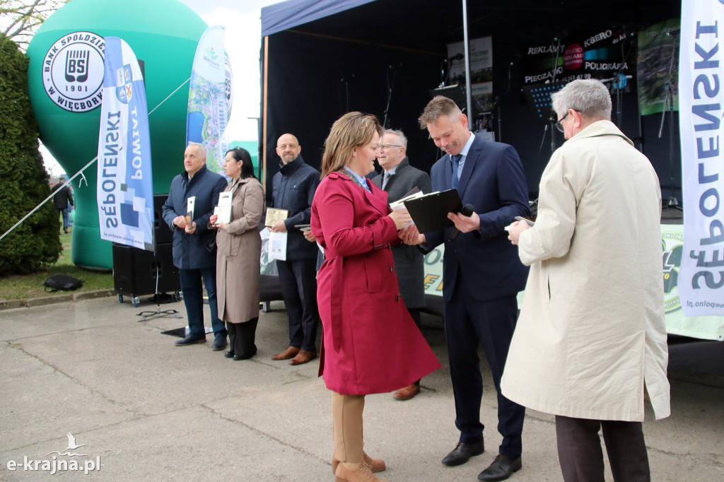 Sukces mimo chłodu. X Powiatowe Targi Ogrodniczo-Rolnicze w Sypniewie za nami