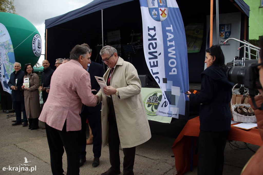 Sukces mimo chłodu. X Powiatowe Targi Ogrodniczo-Rolnicze w Sypniewie za nami