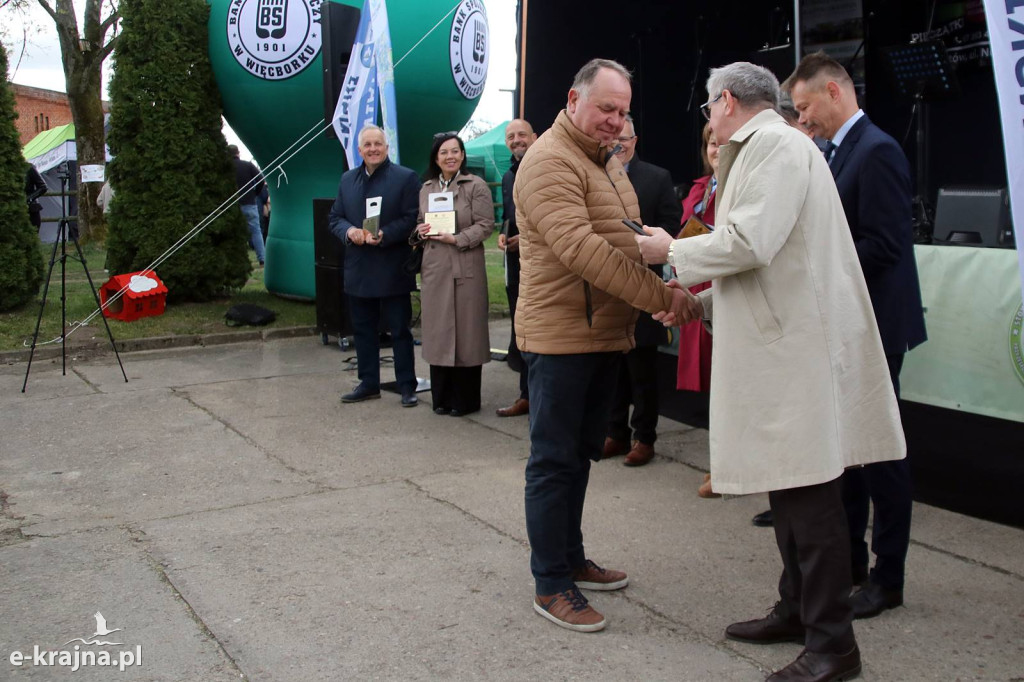 Sukces mimo chłodu. X Powiatowe Targi Ogrodniczo-Rolnicze w Sypniewie za nami
