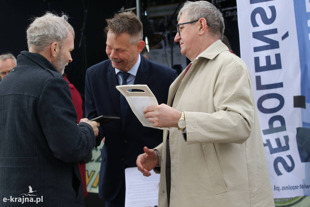 Sukces mimo chłodu. X Powiatowe Targi Ogrodniczo-Rolnicze w Sypniewie za nami