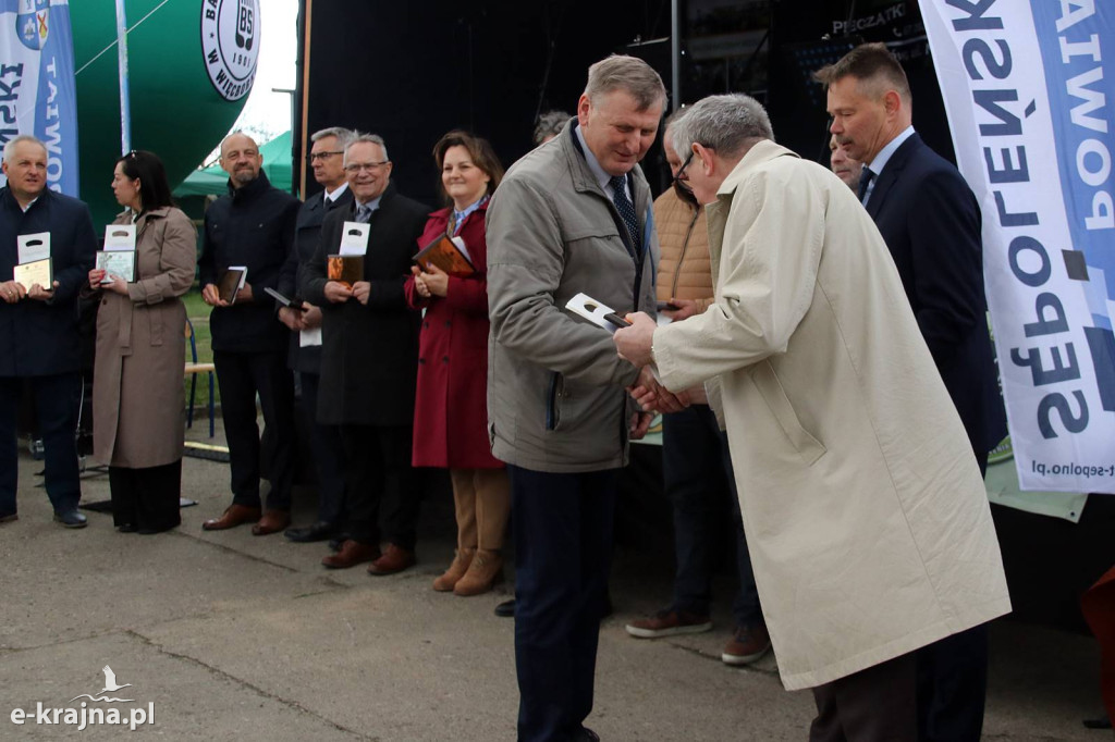 Sukces mimo chłodu. X Powiatowe Targi Ogrodniczo-Rolnicze w Sypniewie za nami