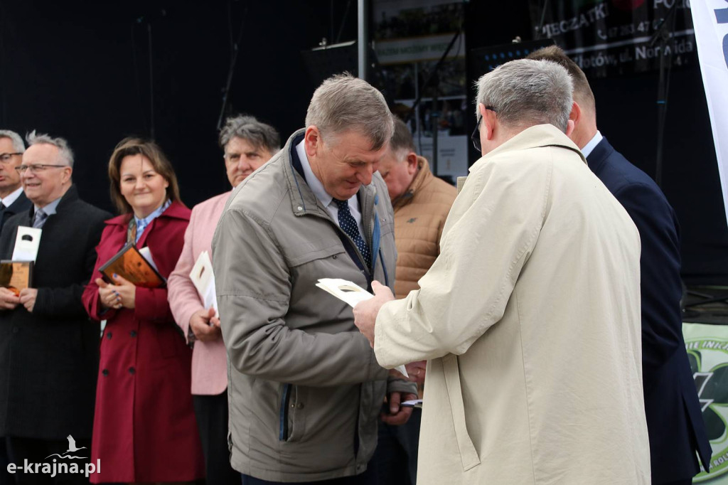 Sukces mimo chłodu. X Powiatowe Targi Ogrodniczo-Rolnicze w Sypniewie za nami