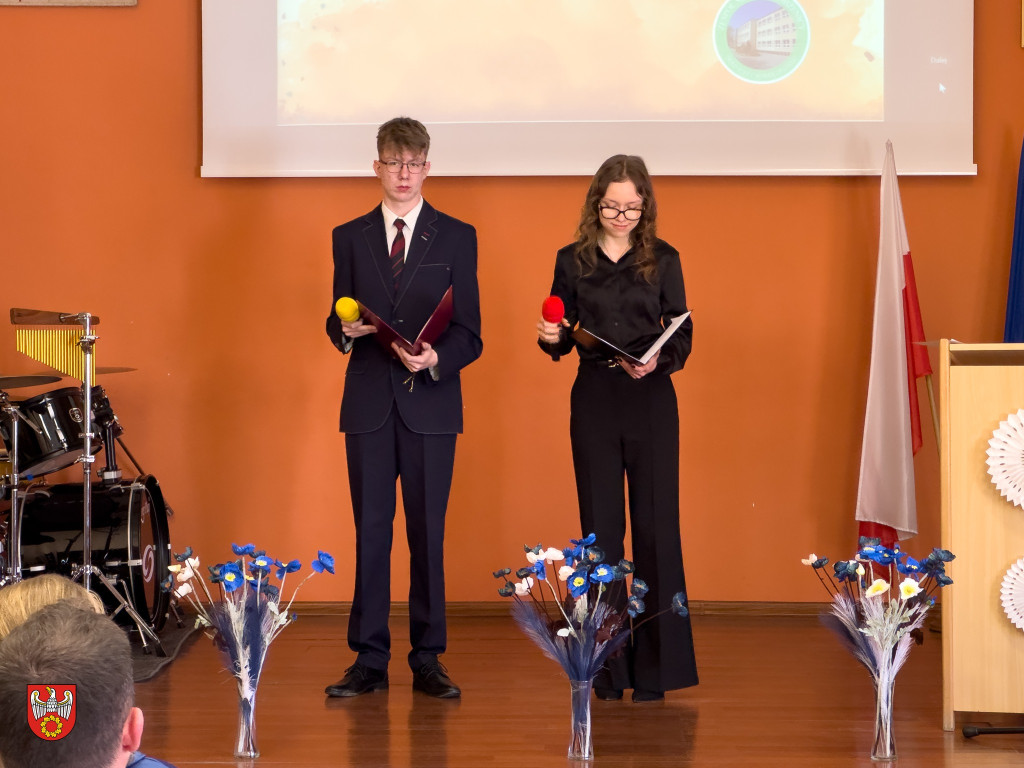 Abiturienci z Łobżenicy pożegnali szkołę