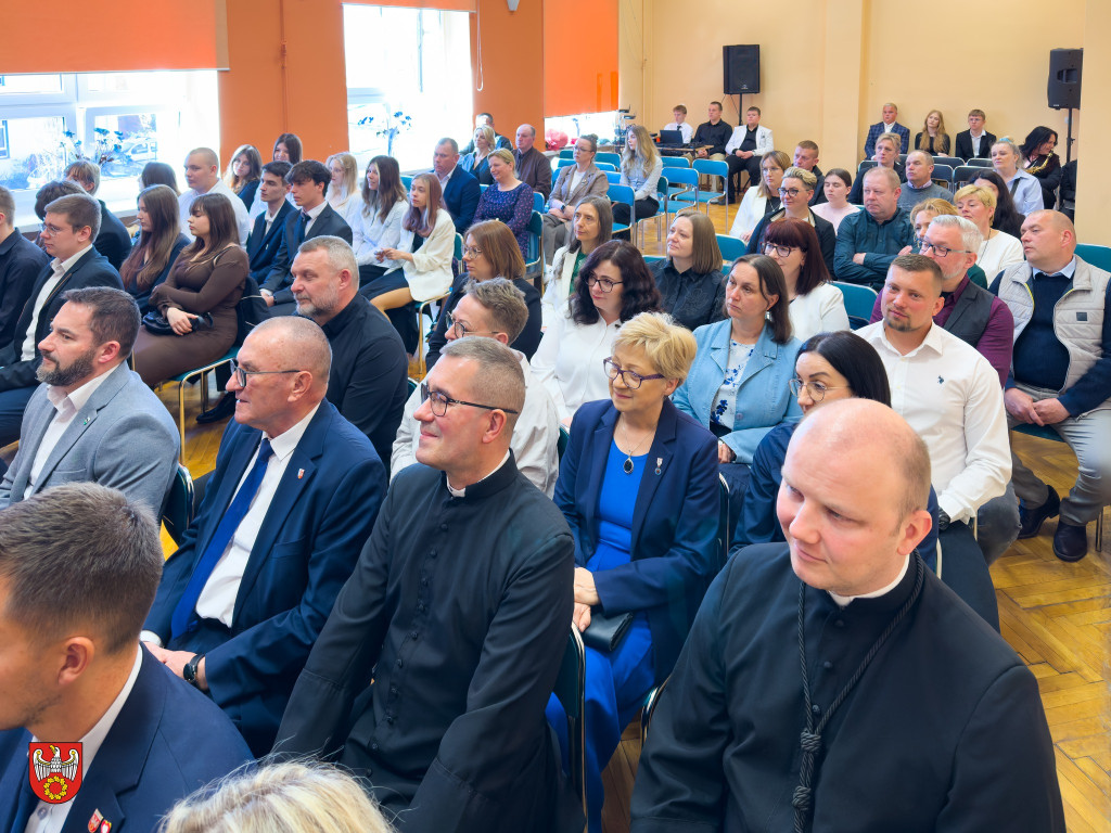 Abiturienci z Łobżenicy pożegnali szkołę