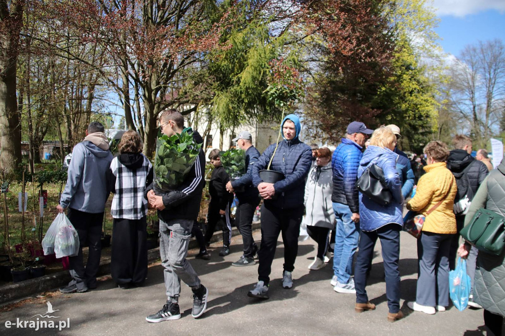 Sukces mimo chłodu. X Powiatowe Targi Ogrodniczo-Rolnicze w Sypniewie za nami