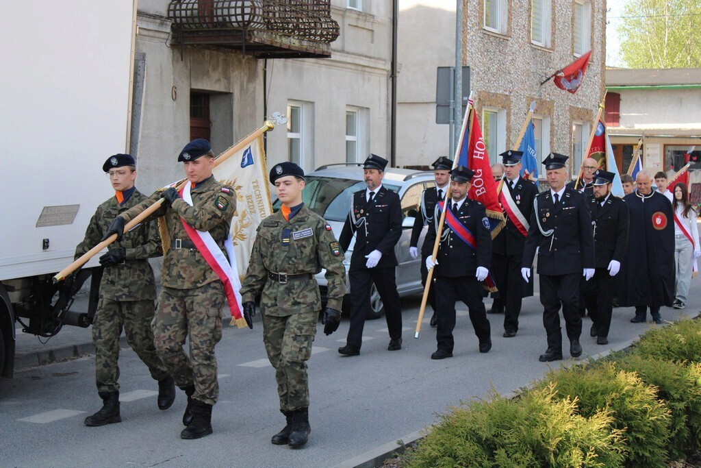 Obchody 235. Rocznicy uchwalenia Konstytucji 3 Maja w Mroczy