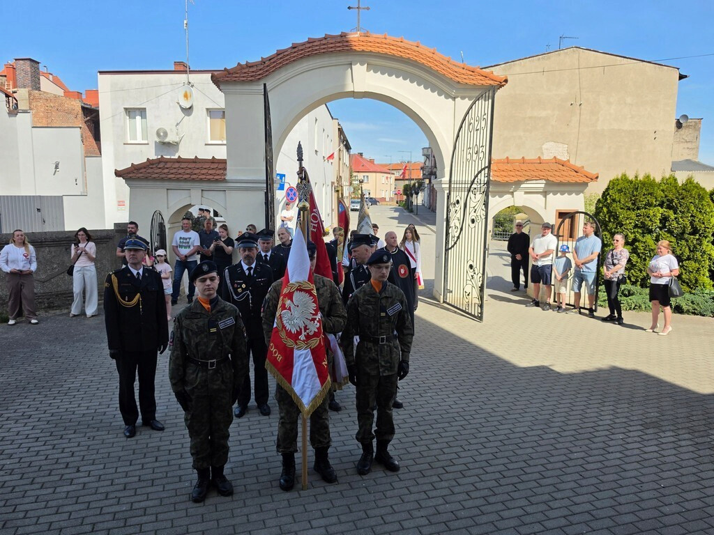 Obchody 235. Rocznicy uchwalenia Konstytucji 3 Maja w Mroczy